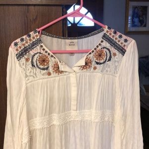 Beautiful off white blouse by KNOX ROSE